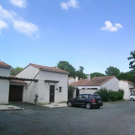Les Pergolas 1